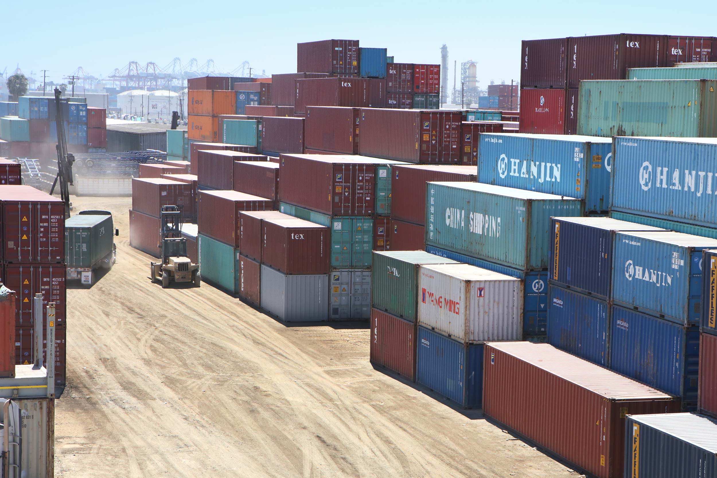 APS-shipping-container-yard
